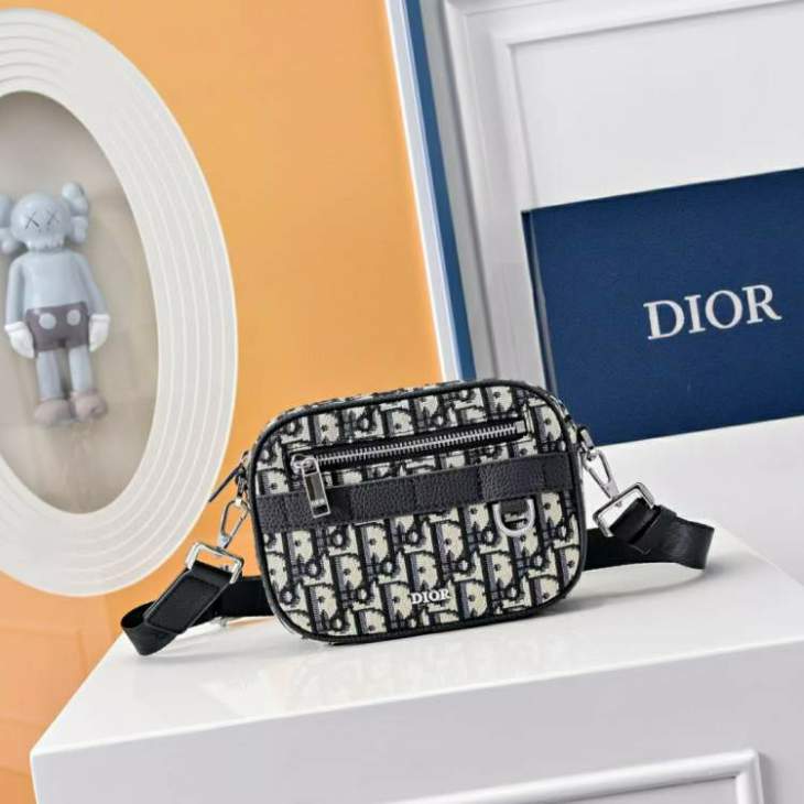 Picture of Dior Mens Bags _SKUfw239336521fw